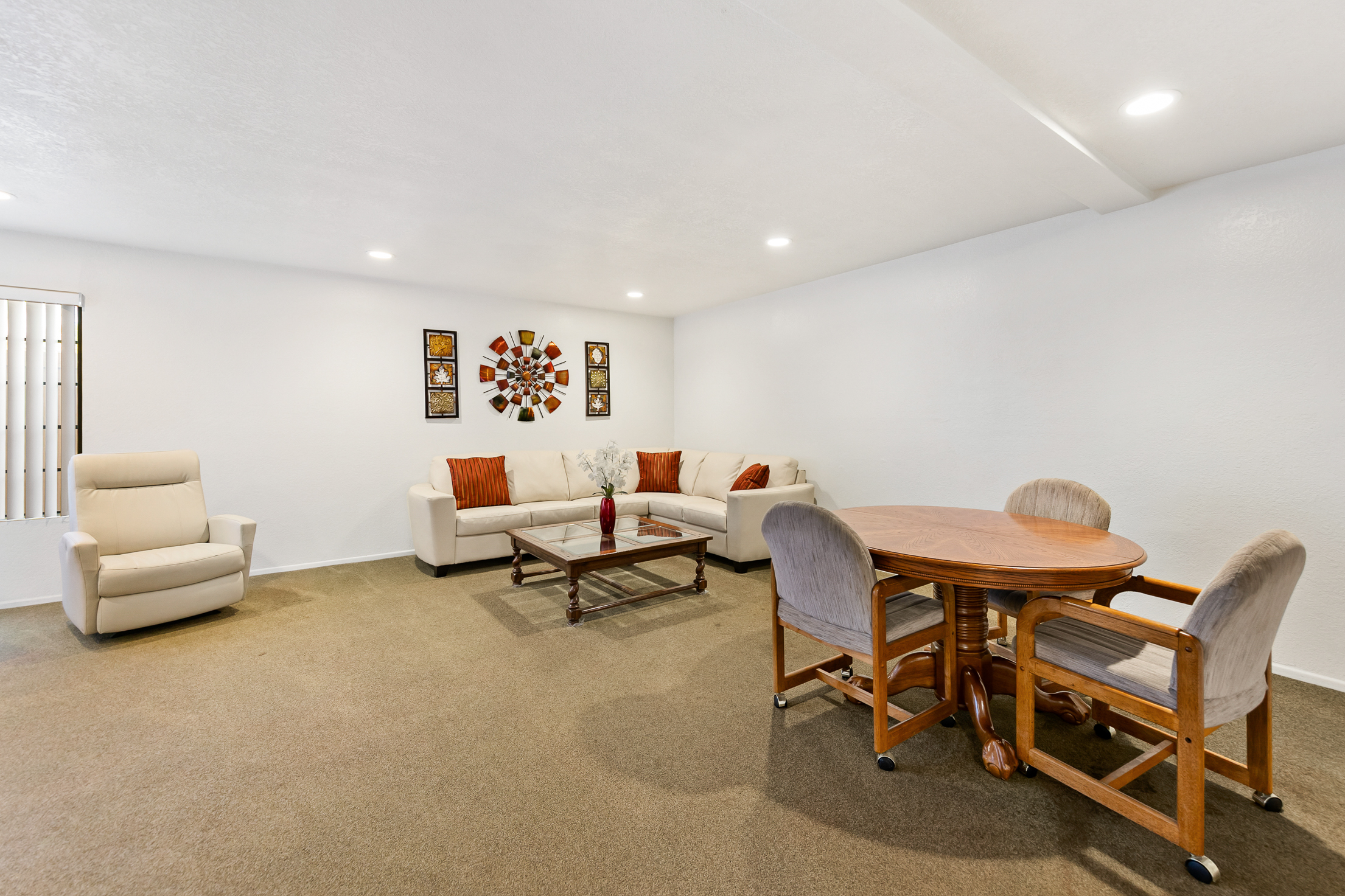 Common area recreation room