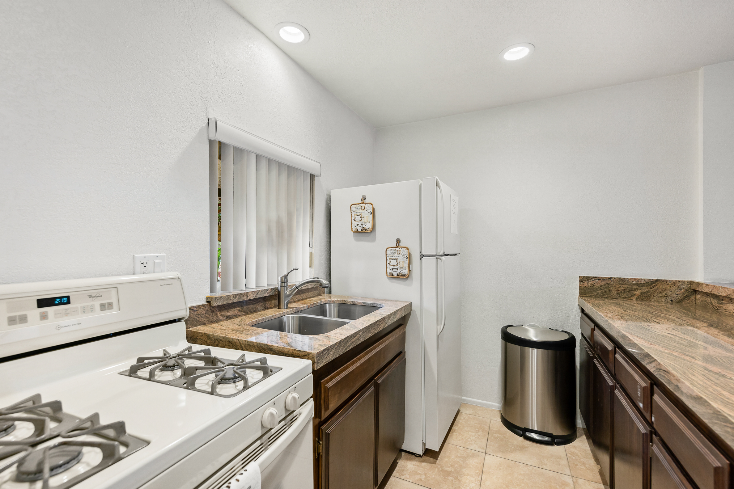 Common area kitchen